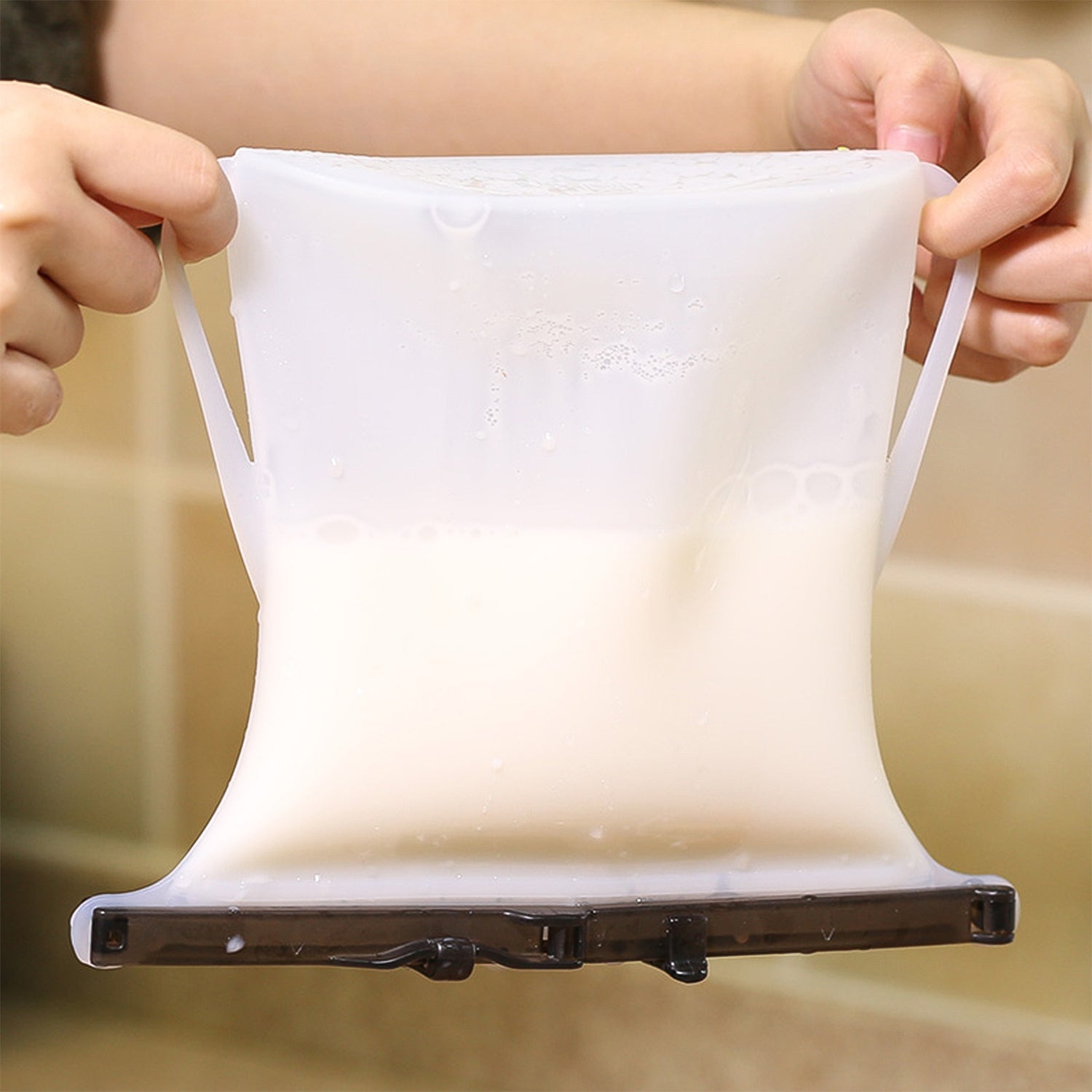 Reusable Silicone Food Storage Bag – Leakproof, Flat Bottom, Freezer & Microwave Safe, BPA-Free Snack & Sandwich Bag (1 Pc) Reusable Silicone Food Storage Bag – Leakproof, Flat Bottom, Freezer & Microwave Safe, BPA-Free Snack & Sandwich Bag (1 Pc)